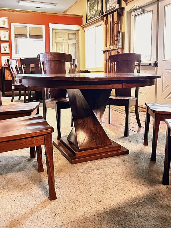 Lexington pedestal table