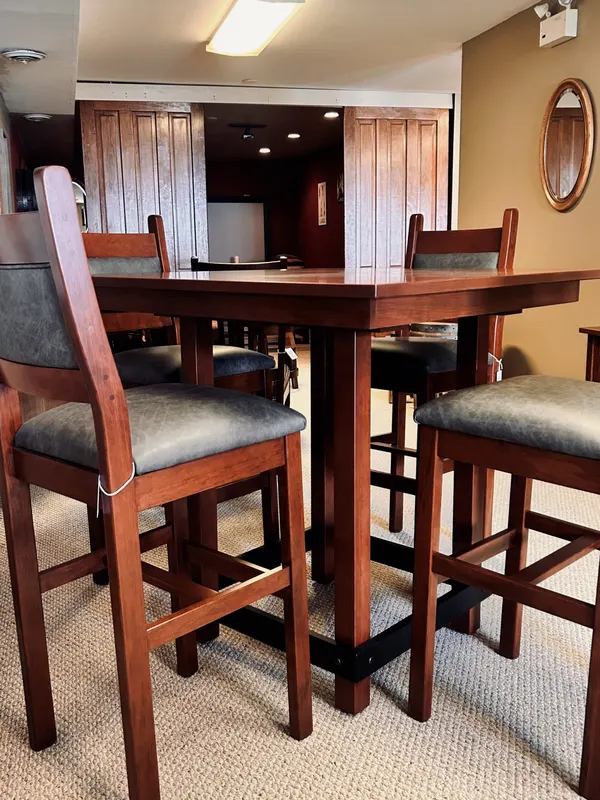 Clanton Bar Set
