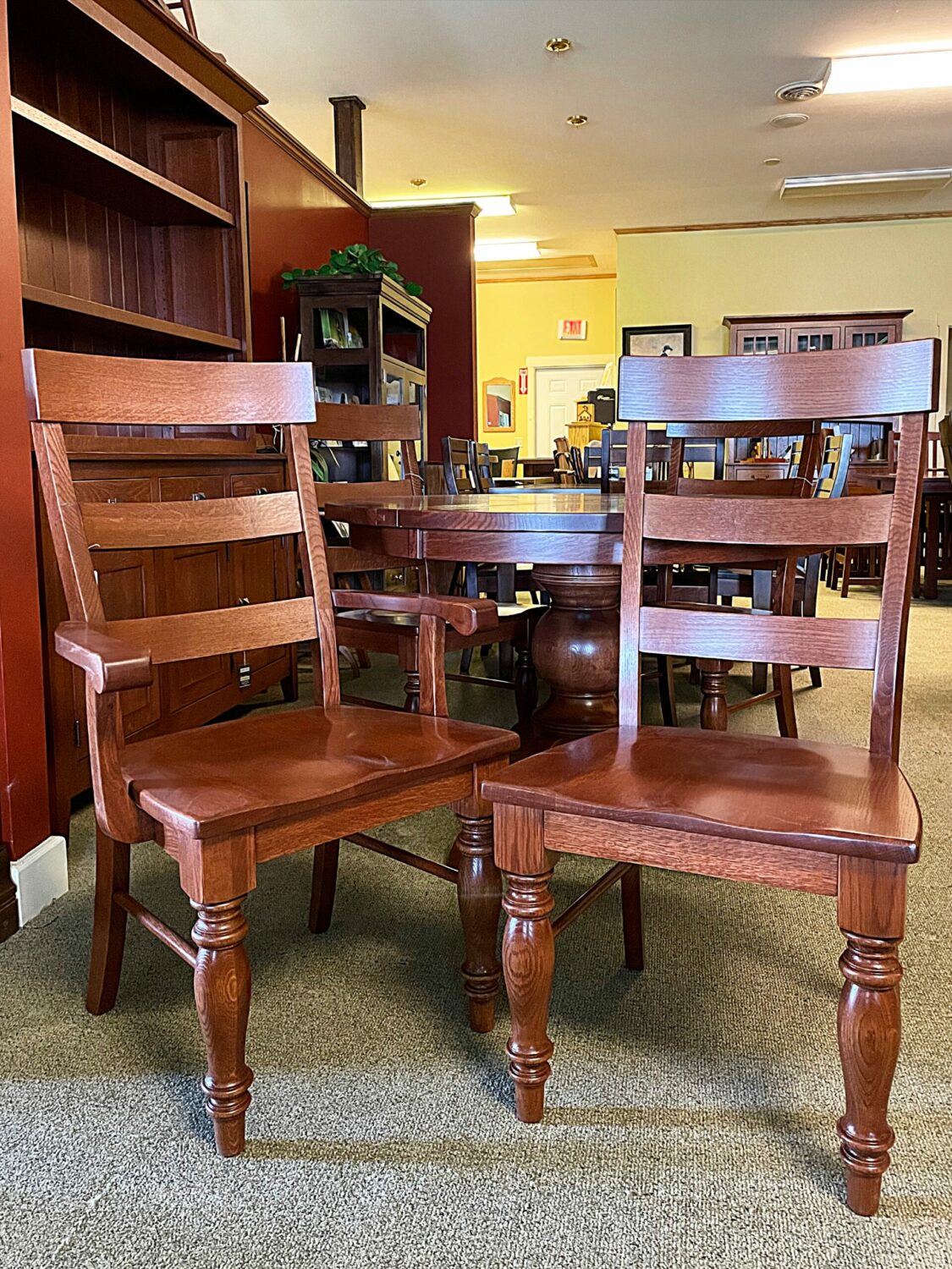 Carson Pedestal Table for Sale in Dayton / Cincinnati Clear Creek