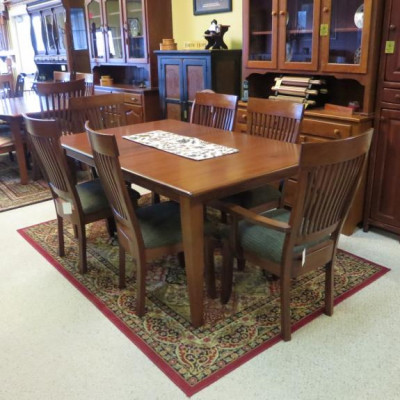 Shaker Leg Dining Table