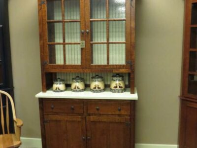 Reproduction Shaker Frontier Hutch
