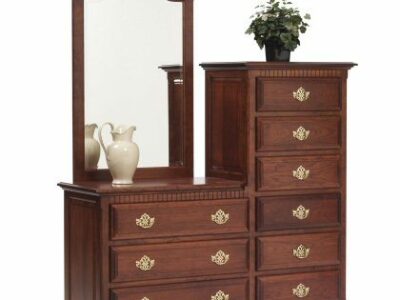 Victoria's Tradition Bedroom Set Chesser