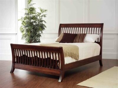 Manhattan Sleigh Bed with Slats