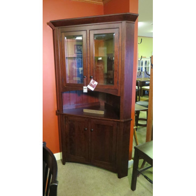 Sara Ann Corner Hutch