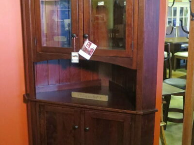 Sara Ann Corner Hutch