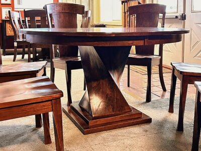 Lexington pedestal table